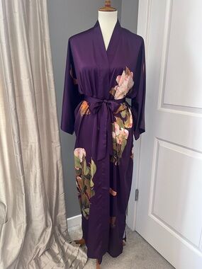 KIM+ONO Purple Satin Peony & Butterfly Kimono Robe